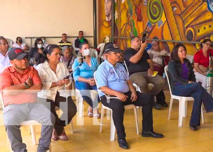 Presentan un libro dedicado a la belleza de la muerte en Ocotal