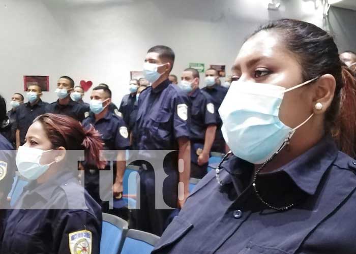 Entregan diplomas a nuevos Bomberos de Nicaragua 