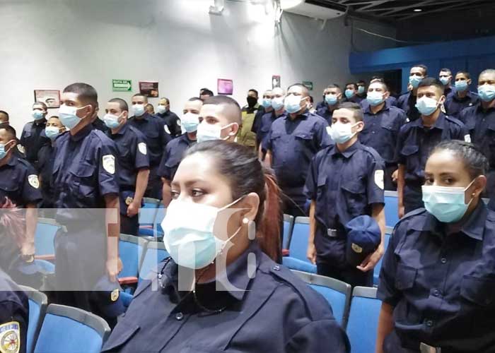 Entregan diplomas a nuevos Bomberos de Nicaragua 