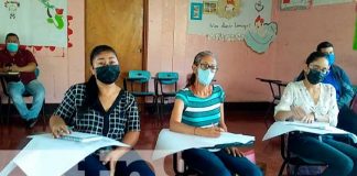 Maestros reciben taller de pintura por el Ministerio de Educacion en Managua