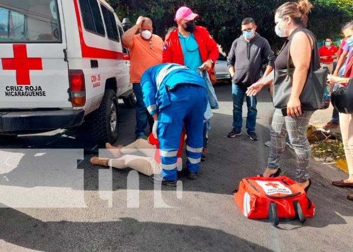 Una mujer lesionada tras accidente en sector de Los Robles, Managua