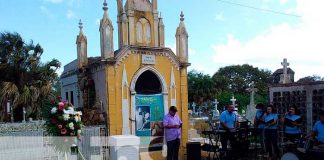 Homenaje al paso a la inmortalidad de la escultora Edith Gron