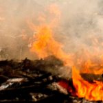 Más de 10 personas mueren en voraz incendio en una bodega en la India