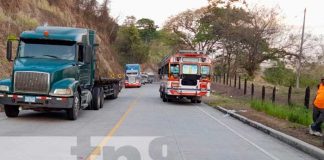 Fuerte encontronazo entre camión y bus en Carretera Matiguas-Río Blanco