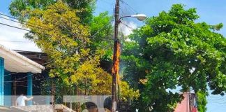 Poste de energía eléctrica toma fuego en un barrio de Juigalpa, Chontales