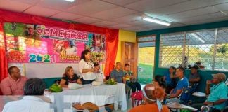 Feria de emprendimiento con la titular del MEFCCA en el Caribe Norte