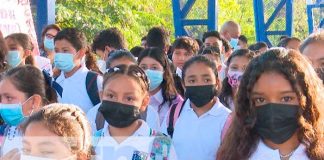 Clases desde un colegio en Managua, Nicaragua