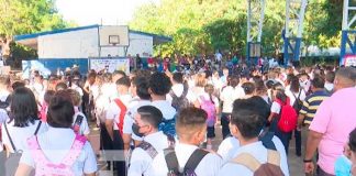 Clases desde un colegio en Managua, Nicaragua