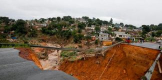 Sudáfrica evalúa daños causados por inundaciones que dejaron 443 muertos