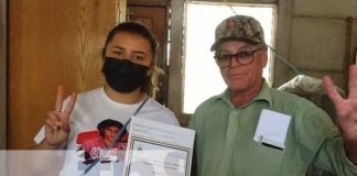 Entrega de títulos de propiedad a familias de Estelí