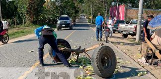 Carretoneros sobreviven al ser impactados por un vehículo en Jalapa