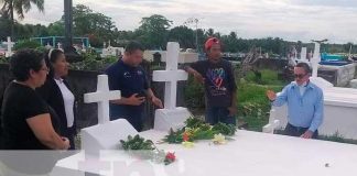 Ofrenda floral para los héroes de la revolución de la Costa Caribe Norte