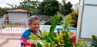 Familias de Carazo visitan los campos santos en el día de las madres