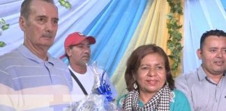 Entrega de regalos a padres del mercado en Estelí