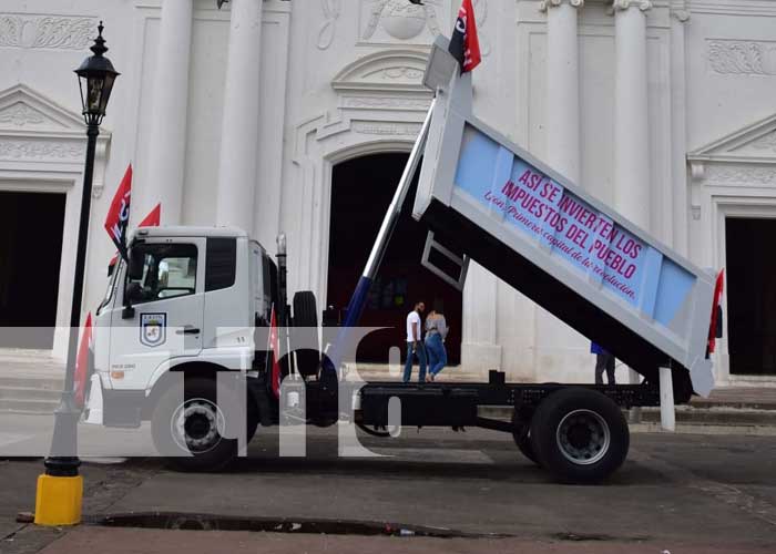 Nuevos camiones recolectores de basura en León