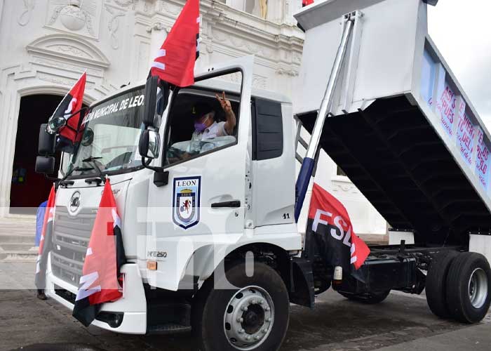 Nuevos camiones recolectores de basura en León