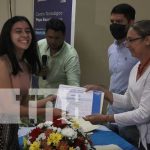 Entrega de certificados técnicos para cursos de meseros en León