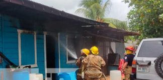 Bomberos sofocan incendio en un comercio en Bilwi