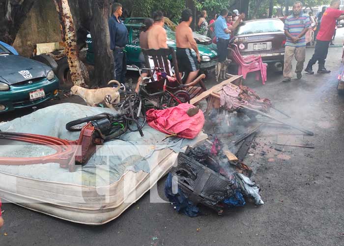 Familia lo pierde todo tras un incendio en su casa en Managua