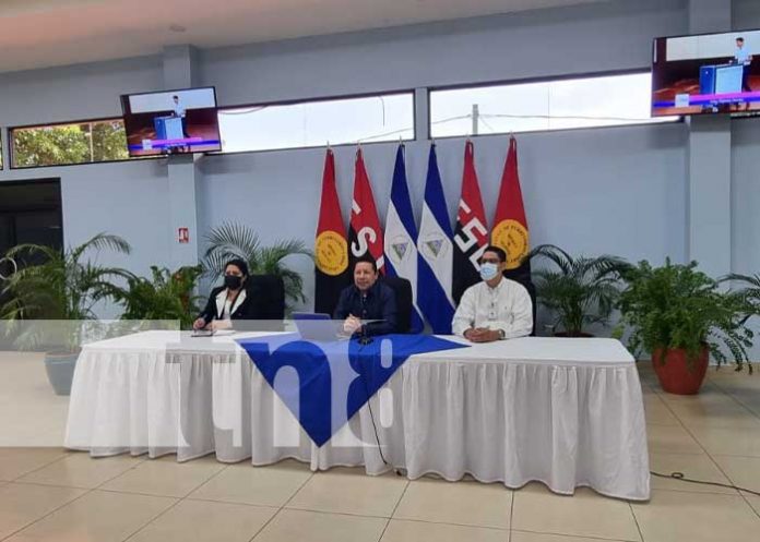 Conferencia de prensa con autoridades educativas en Nicaragua