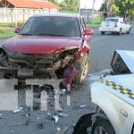 Choque de taxi con vehículo en Managua