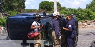 Vuelco de vehículo en la pista El Dorado, en Managua