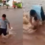 Un viaje a la infancia: Niño botó al agua las tortillas para salvar sus "chinelas"