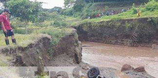 Fuerte aguacero provoca corrientes en Nandaime