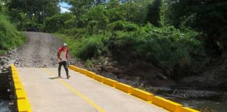 Entregan un puente en la comunidad de San Pablo de Nasawe, en Siuna