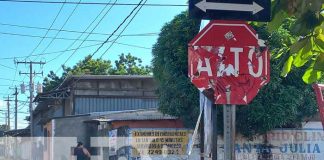 Irresponsable se tira el Alto y provoca la muerte de un motociclista en Managua