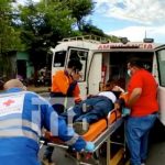 Conductor a exceso de velocidad se estrella contra camioneta en Managua