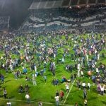 Un muerto tras avalancha humana en un partido de fútbol en Argentina