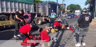 Accidente de motociclistas cerca de La Ceibita, en Managua