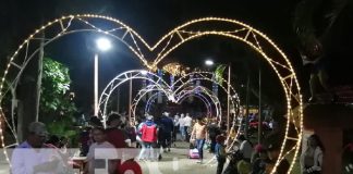 Foto: Inauguración de luces navideñas en el parque central de Carazo / TN8