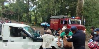 Camioneta cargada de cortadores de café se da vuelta en el municipio de La Dalia