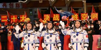 China: Astronautas llegan a la estación espacial Tiangong