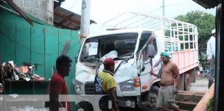 Conductor pierde el control y se estrella contra una casa en Santa Rita, Mulukukú