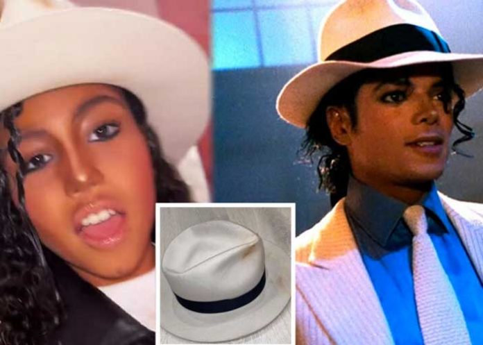 Hija de Kim Kardashian criticada por usar sombrero real de M. Jackson