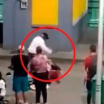 ¡Indígnate! Joven golpeó salvajemente a un adulto mayor en Colombia