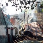 Voraz incendio acaba con una vivienda en Ciudad Sandino, Managua