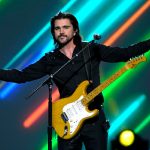 Juanes lanza “Amores prohibidos”, una cumbia rockera