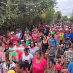 Foto: Granada celebra en familia una alegre caminata / TN8