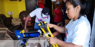 Discapacitados de Nandaime reciben sillas de rueda como regalo de navidad