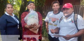 Foto: Madres de Héroes y Mártires de Bilwi reciben paquetes alimenticios y un convivió / TN8