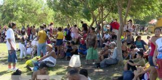 Familias nicaragüenses se recrean sanamente en La laguna de Xiloá