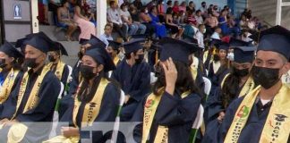 Foto: Promoción de bachilleres en el Instituto Ramírez Goyena, en Managua / TN8