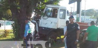 Foto: Accidente de tránsito cerca de la Rotonda Universitaria, en Managua / TN8