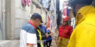 Fuga de gas deja en cenizas un pequeño taller de plátanos en Granada