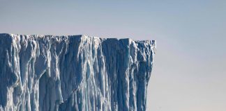 ¡De terror! Iceberg más inmenso que París se desprendió de la Antártida