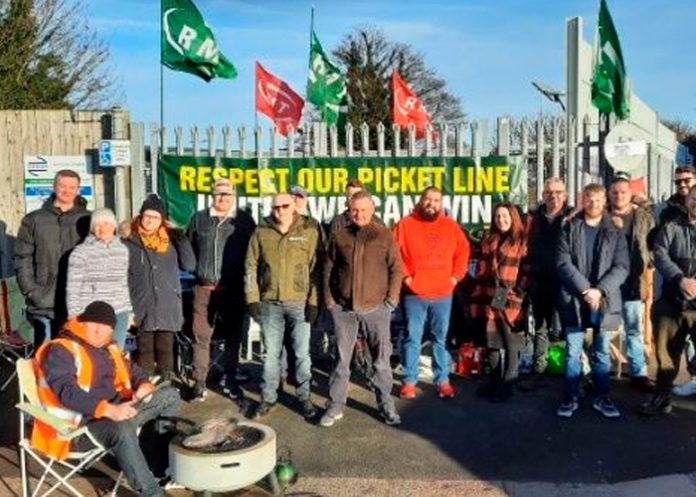 Siguen las protestas de transportistas en Reino Unido por un mejor salario